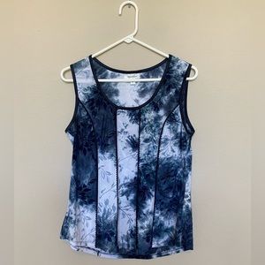 Dressbarn Ladies Scoop neck Sleeveless TOP Size L